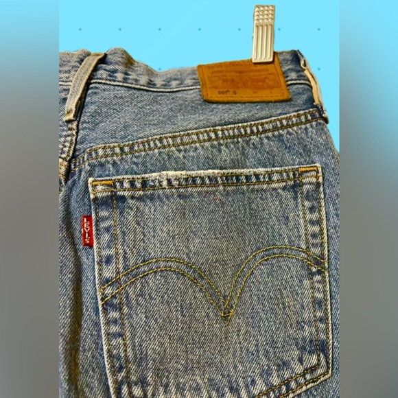 Levi’s distressed 501’s skinny/straight jeans size 30” waist w/ 27” inseam. - Picture 10 of 13